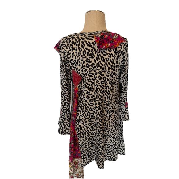 Emma Rose Women’s Patchwork Tunic Top Size M Leopard Floral Mixed Print Boho - Picture 5 of 11